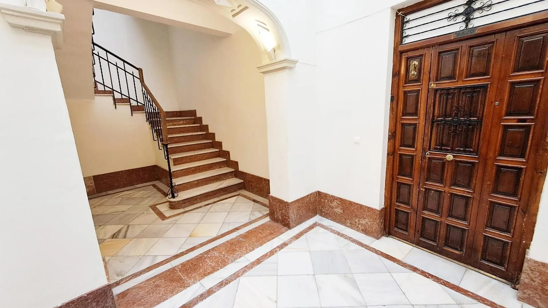 Apartasuite Centro Historico Atico Tranquilo Y Luminoso En El Corazon De 그라나다 0*,  스페인